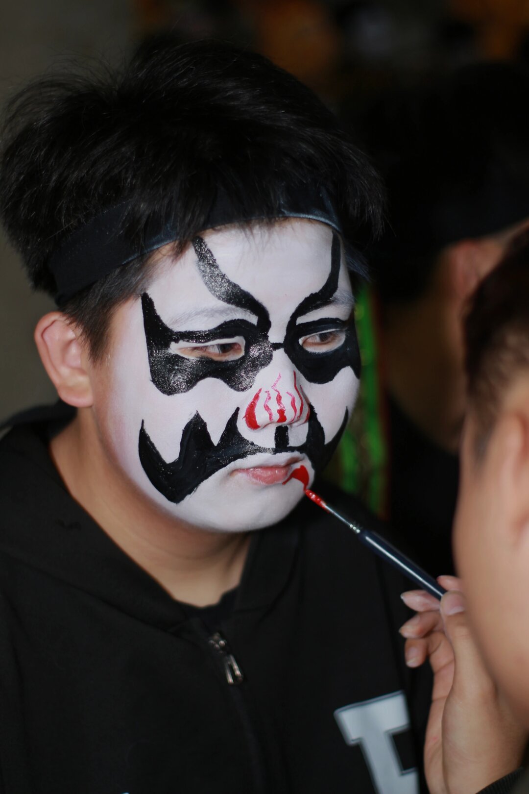 关于蒂姆迎来十二赛季出色发挥，TES观众热烈欢呼！比赛高潮迭起的信息