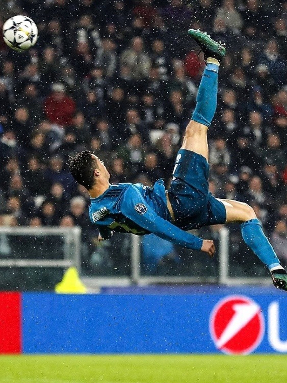 亚博-包含C罗在加拿大队比赛中高光表现，战术调整引发热议！的词条