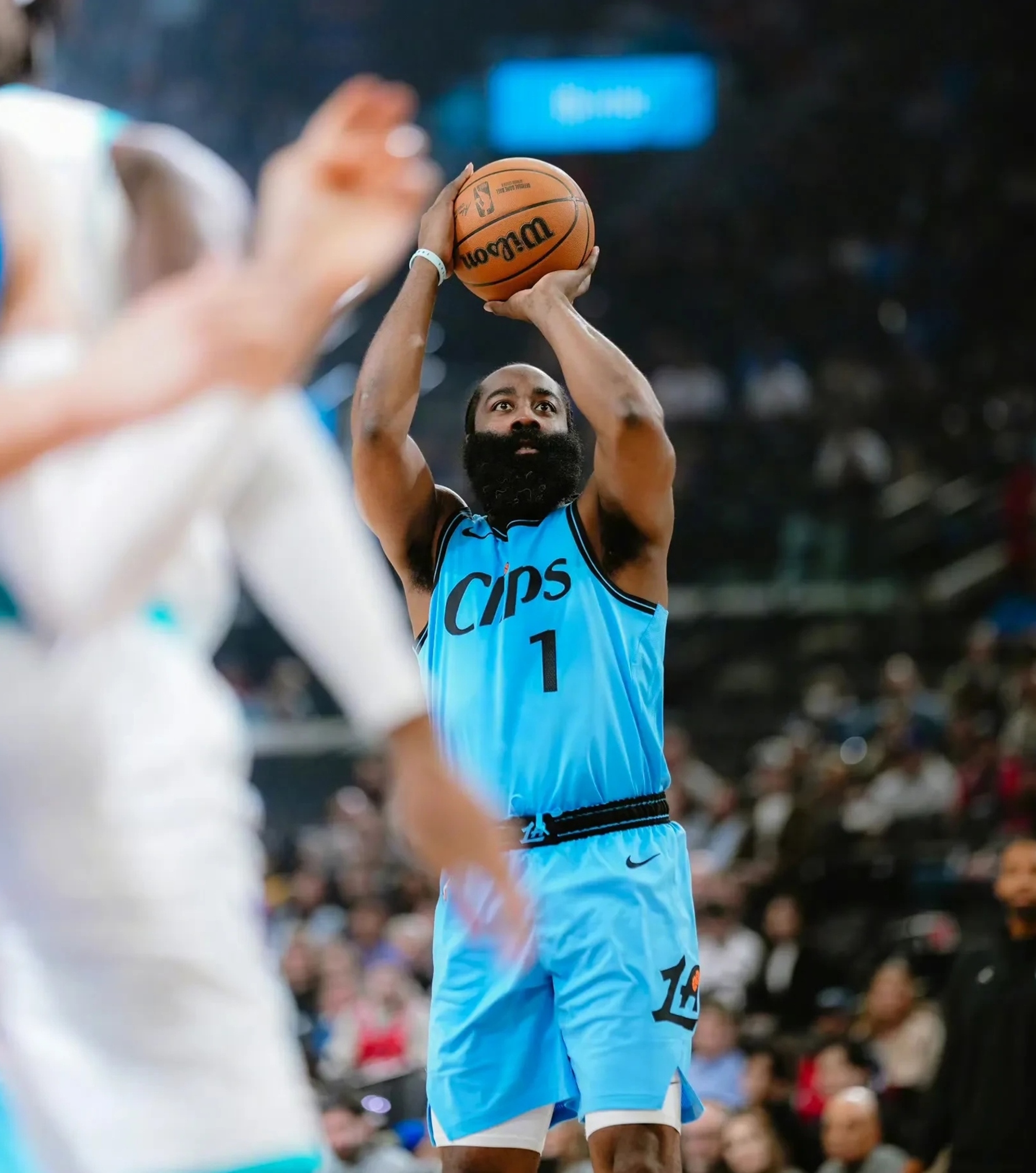 亚博体育-关于哈登迎来十五赛季高光表现，瑞士队球迷沸腾！的信息